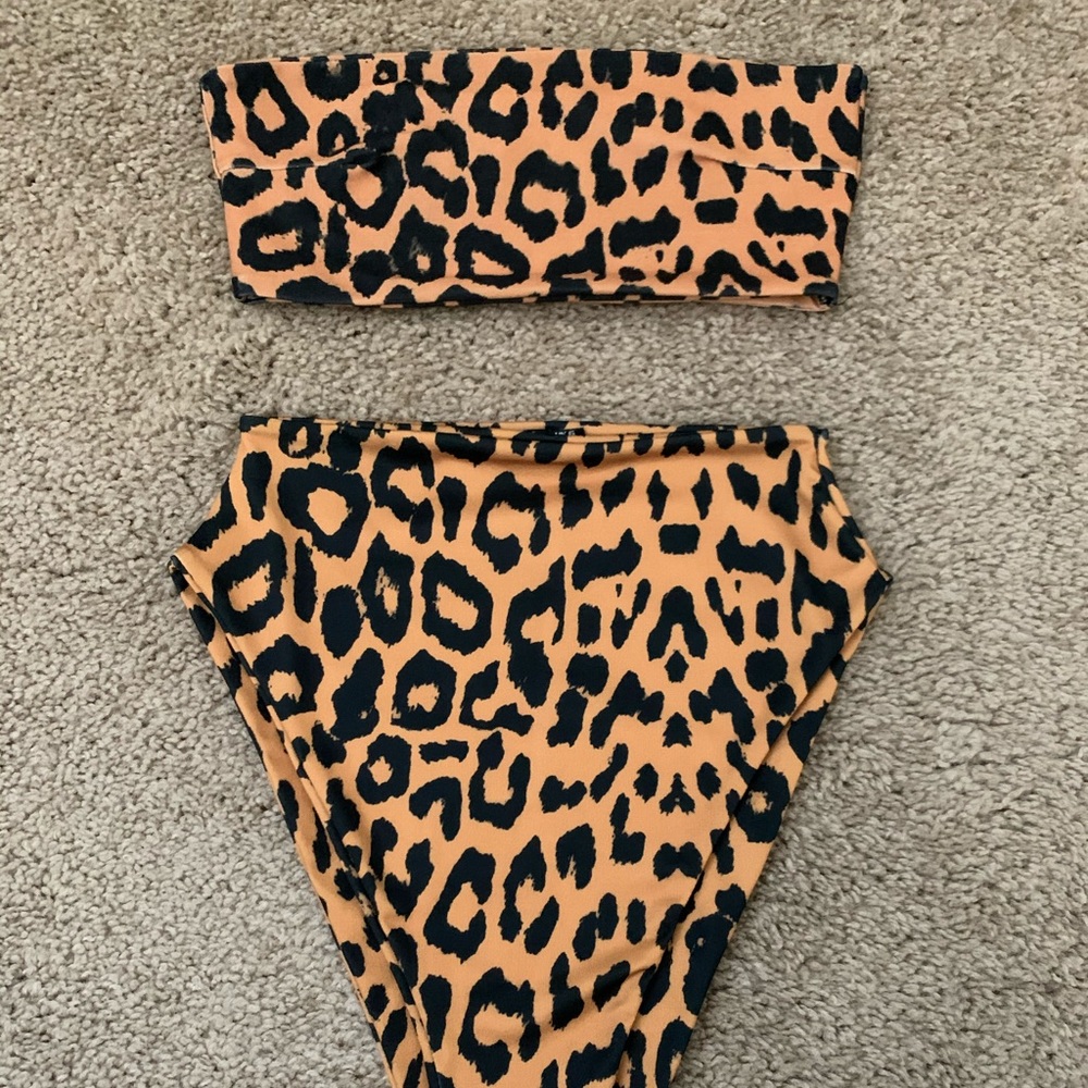 PrettyLittleThing Bikini Set - Picture 2 of 4